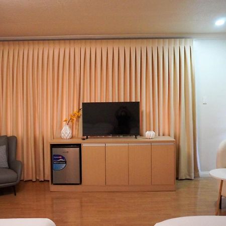 Honey Suite Room Inside Bee Cafe Cebu At Ayala Area Екстериор снимка