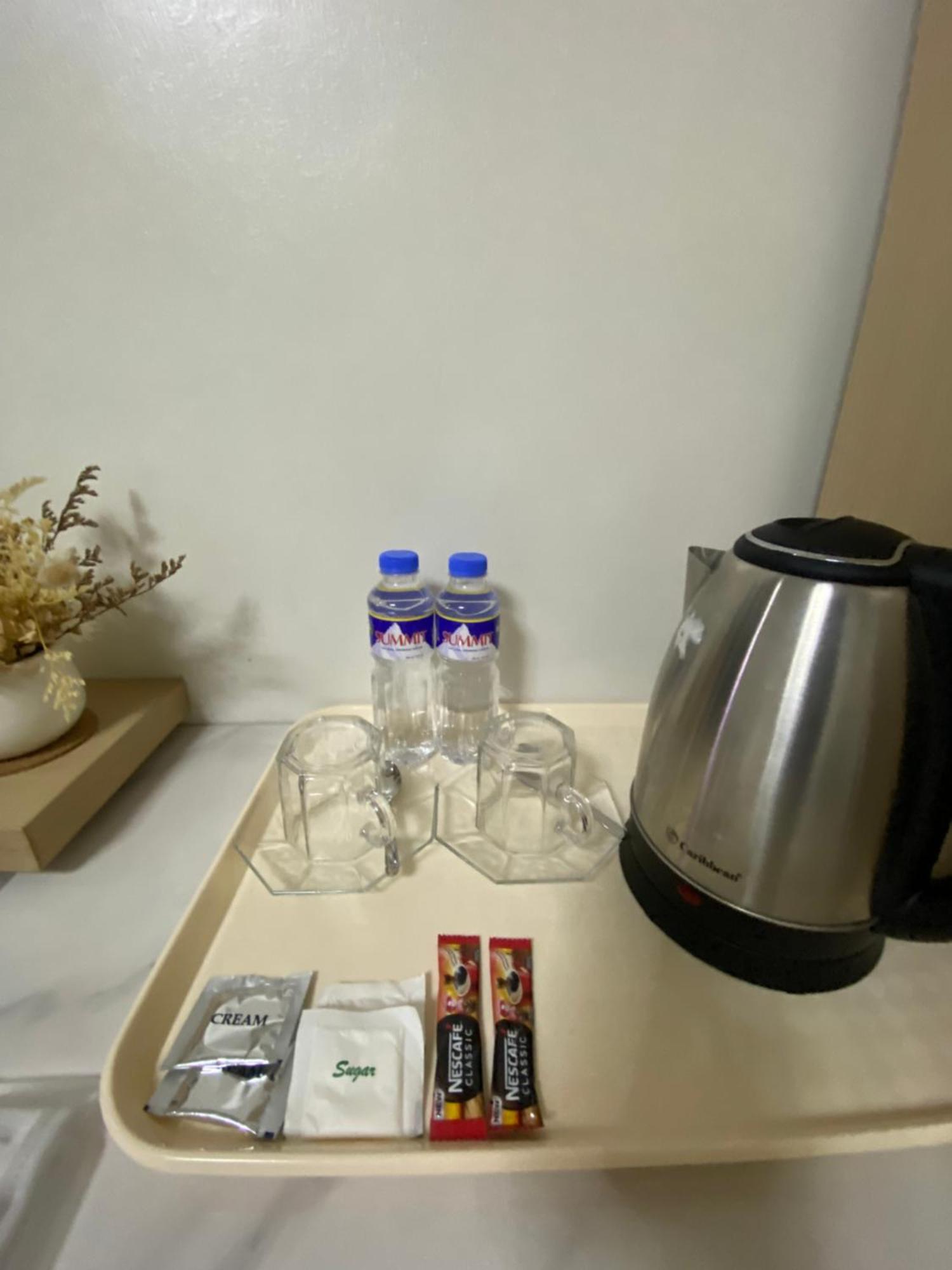 Honey Suite Room Inside Bee Cafe Cebu At Ayala Area Екстериор снимка